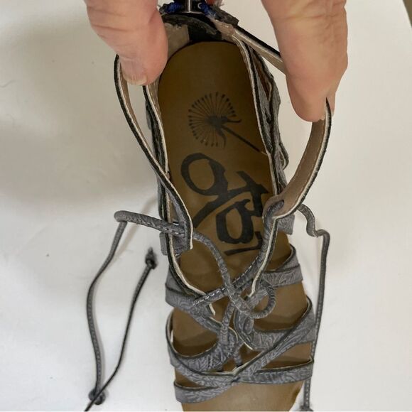 OTBT NOMADIC LEATHER WEDGE SANDALS IN PEWTER GRAY - Picture 7 of 7